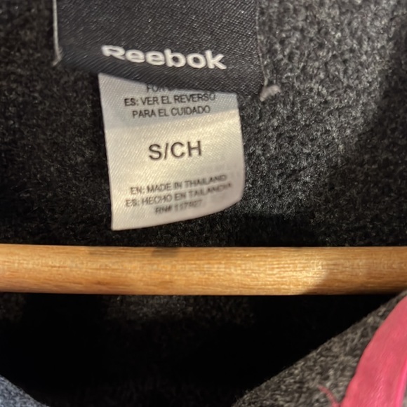 Grey Reebok athletic pull over - Picture 4 of 6